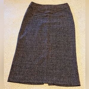 Size 0 - New York & Company pencil skirt. 26.5 inches long.  Great Condition!